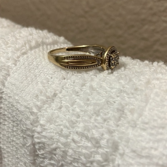 14k gold engagement ring. I paired 1500 I’m asking 400 - Picture 3 of 3
